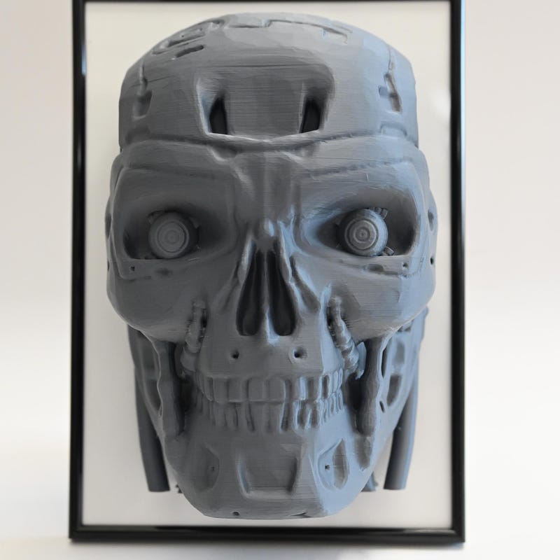 Terminator T-800 v okvirju – stenska ali namizna dekoracija