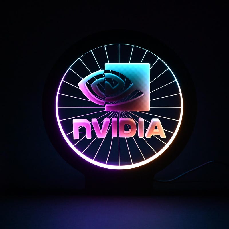 RGB namizna svetilka z logotipom NVIDIA, 24 cm, USB in daljinec